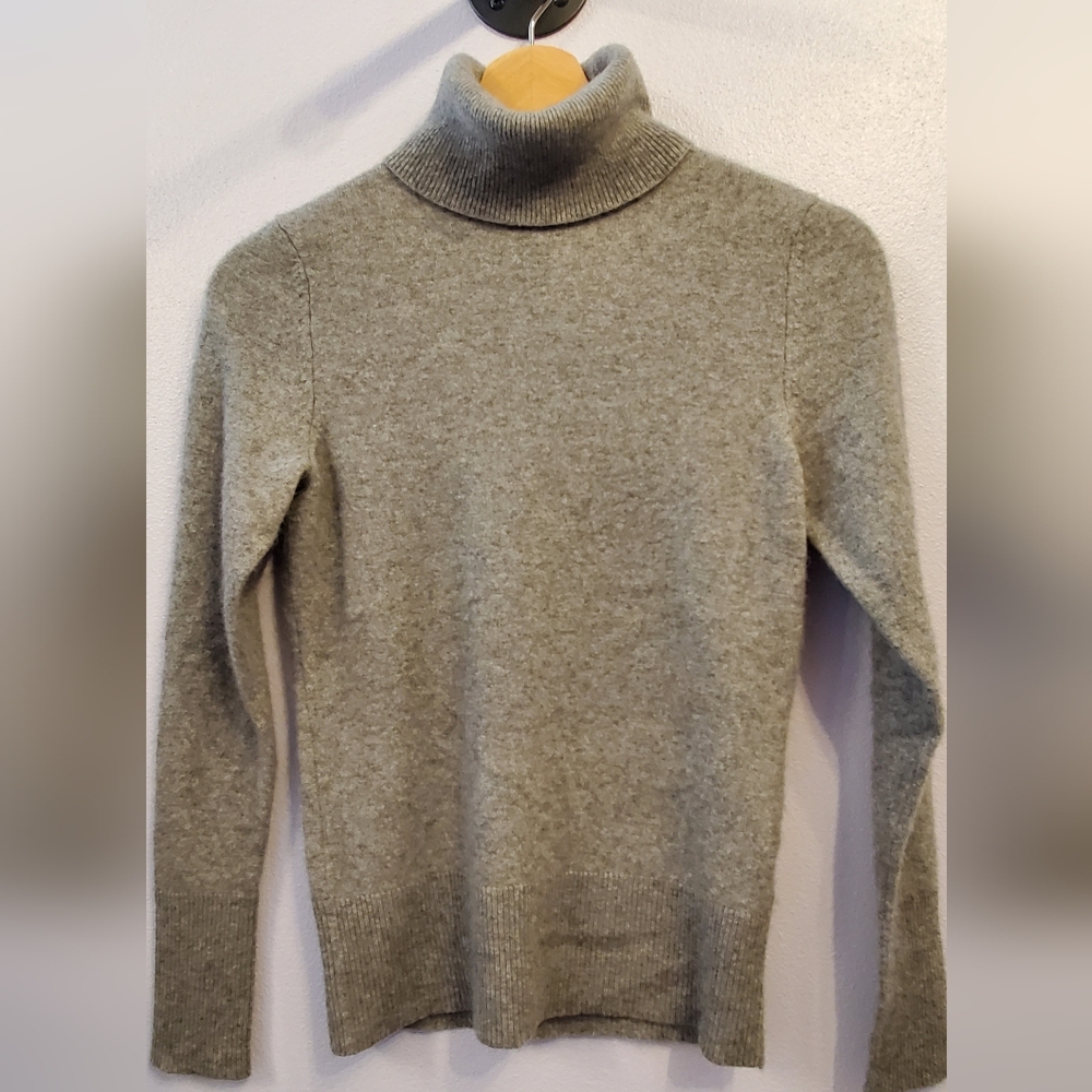 Victor Alfaro Gray Cashmere Turtleneck Fine ribbed collar, hem,arm Women Sm (W8)
